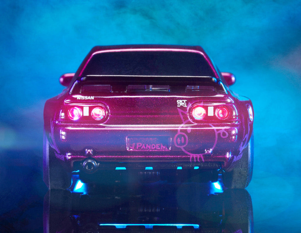 Hot Wheels R/C 1:64 Nissan Skyline GT-R R32 Pandem Remote Control